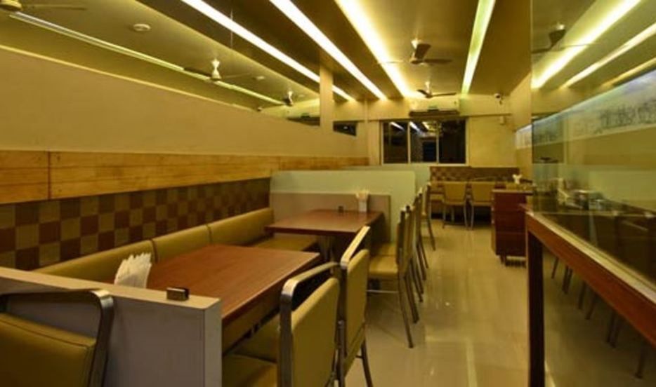 פונה Hotel Tiranga Residency מראה חיצוני תמונה